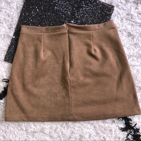 Cute faux suede style skirt with zipper back. - Picture 3 of 4